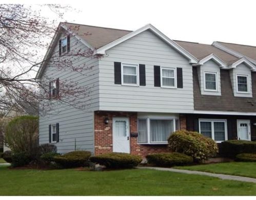 101 Pilgrim Cir, Methuen MA  01844-5725 exterior