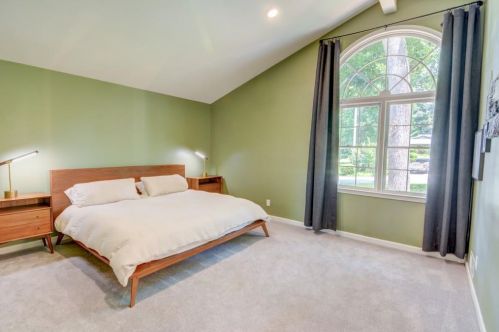 2420 Leisure Lake Dr, Atlanta GA  30338-5319 exterior