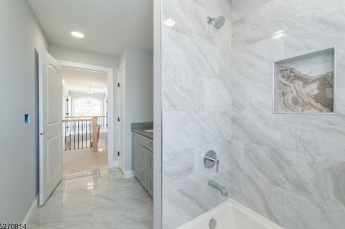 86 Longview Ave, Lake Hiawatha NJ 07034-1108 exterior