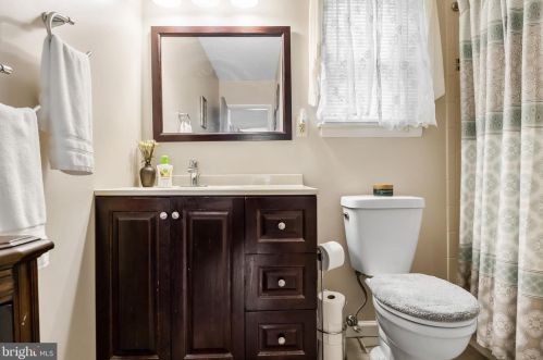 538 Elberne Ave, West Deptford NJ 08093-1715 exterior