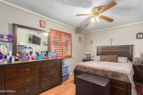 3319 61 St, Phoenix AZ 85033-4112 exterior