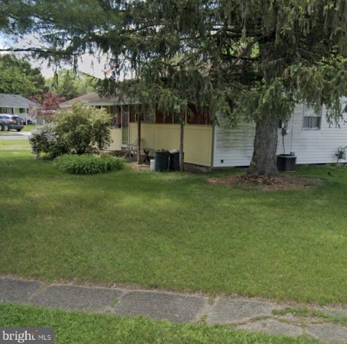 30 Craig Dr, West Deptford, NJ 08096-6125