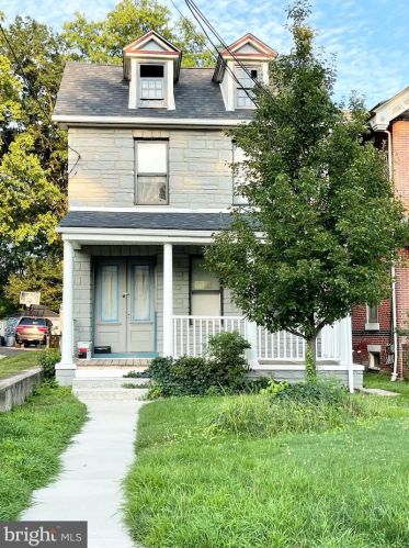 26 Euclid St, West Deptford, NJ 08096-4626