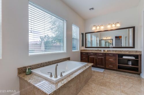 2923 Constance Way, Phoenix AZ 85042-7224 exterior