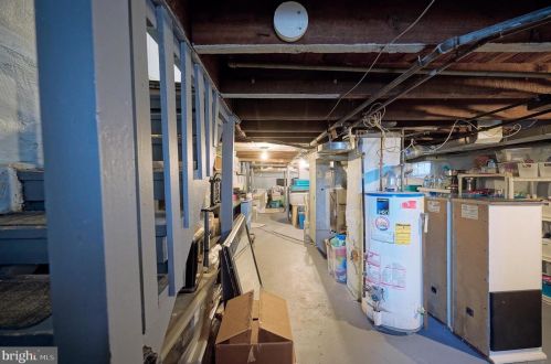 61 Barber Ave, West Deptford NJ 08096-2832 exterior