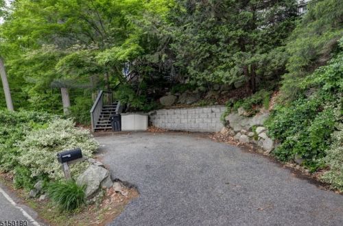 364 Skyline Lk Dr, Skyline Lakes NJ 07456-1943 exterior