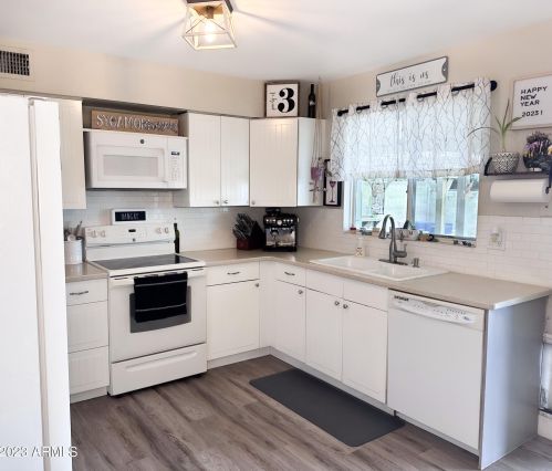 3251 Charleston Ave, Phoenix AZ 85032-1595 exterior