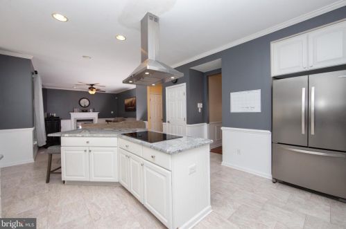 36 Hackemore St, Burlington NJ 08016-3056 exterior