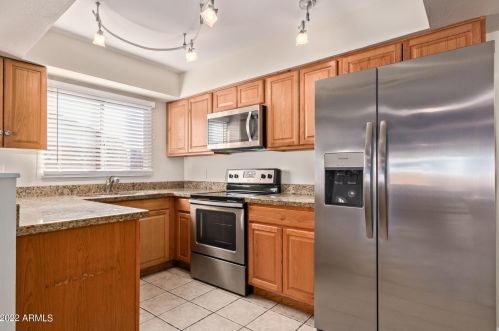 8016 Earll Dr, Phoenix, AZ 85033-4822