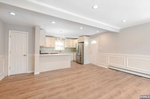 93 Cedar Hill Ave, Belleville NJ  07109-2034 exterior