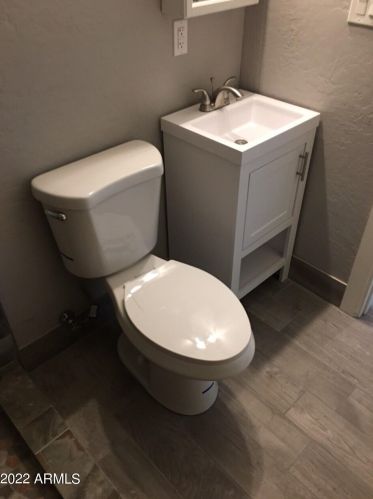 4115 18 Dr, Phoenix AZ 85007-2431 exterior