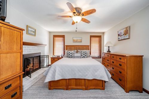 25 Danny Ln, Agawam MA 01001-3529 exterior