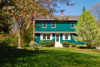 51 Sunnybrook Ln, Clinton, CT 06413-1643