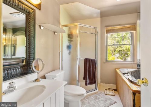 50 Tattersall Dr, West Deptford NJ 08051-1712 exterior