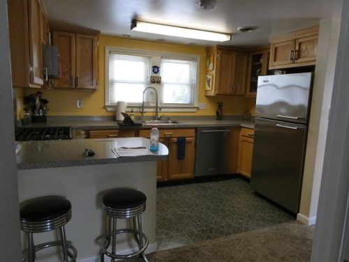 496 Nash Rd, New Bedford MA 02746-1827 exterior