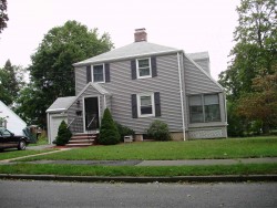 5 Farmington Rd, Newton, MA 02465-1106