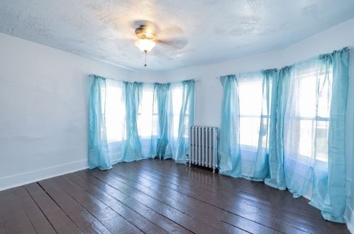 17 Pleasant St, Montgomery MA 01085-3719 exterior