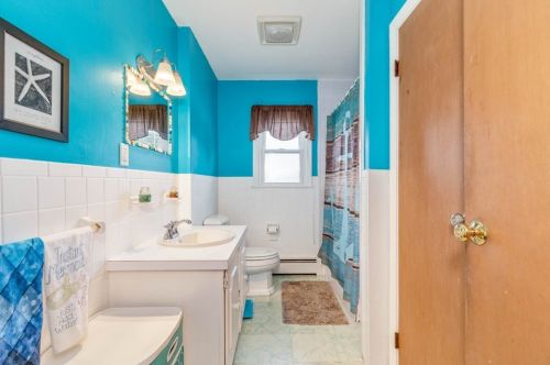 22 Glenwood Dr, Lawrence MA 01843-3001 exterior