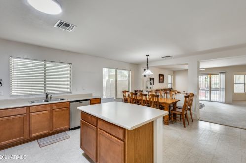 3127 Alta Vista Rd, Phoenix AZ 85041-5211 exterior