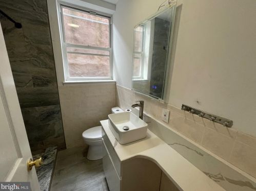 1239 6 St, Philadelphia PA 19140-4561 exterior