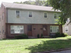 110 Rowe St, Newton, MA 02466-1528