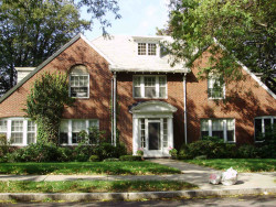 215 Waverley Ave, Newton, MA 02458-2426