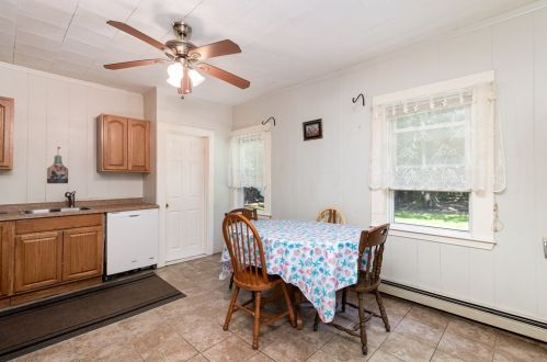 10 Carroll St, Weymouth MA 02189-1211 exterior