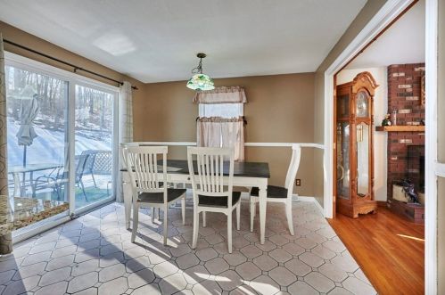 1685 Mountain Rd, Montgomery MA 01085-1480 exterior