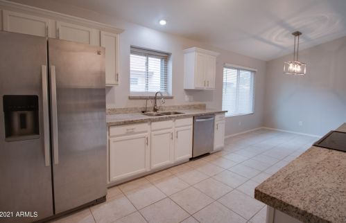 21824 48th Pl, Phoenix, AZ 85054-6702