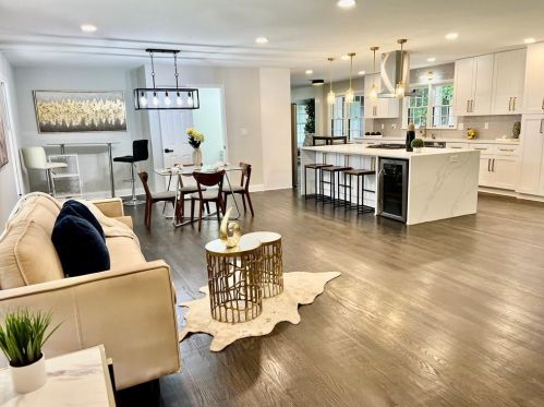 2022 Deren Way, Atlanta GA  30345-3710 exterior