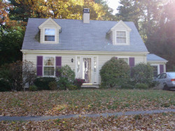102 Manchester Rd, Newton, MA 02461-1123