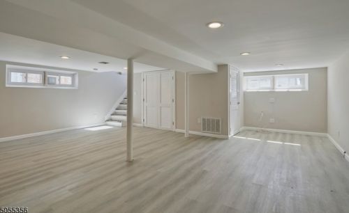 19 Elmwood Ave, Belleville NJ  07109-2306 exterior