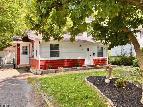 46 Roosevelt Ave, Lake Hiawatha NJ  07034-2118 exterior