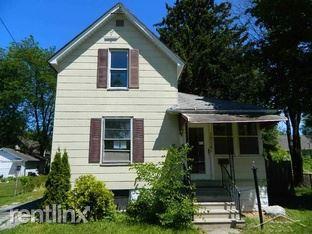 1514 Marquette St, Saginaw MI  48602-1731 exterior