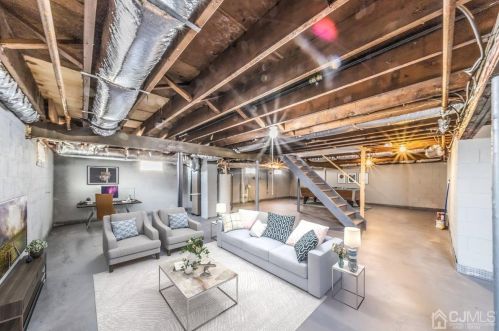 4 Charlotte St, Carteret NJ  07008-2321 exterior