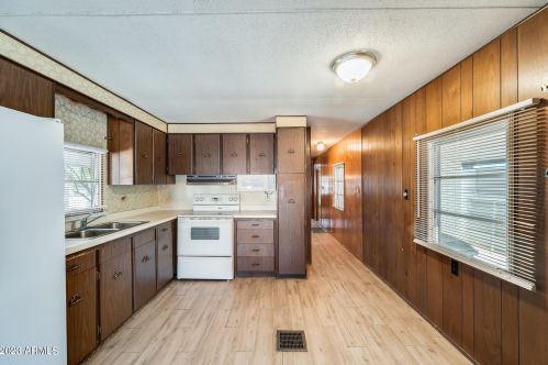 1549 Anderson Dr, Phoenix AZ  85022-2021 exterior