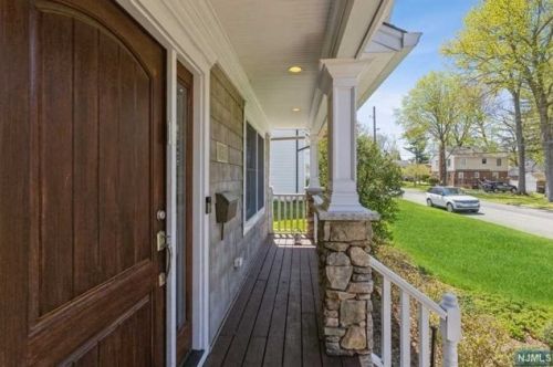 390 Lafayette St, Cresskill NJ  07626-1214 exterior