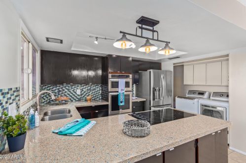 2905 Fairmount Ave, Phoenix, AZ 85016-6957