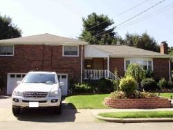 39 Donna Rd, Newton, MA 02459-2804