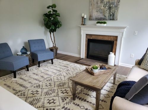 15 Snowy Owl Ln, Worcester, MA 01605-4020