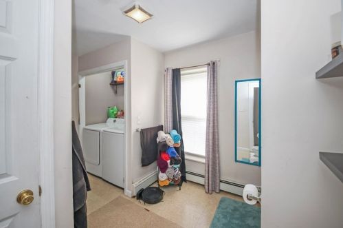 9 Lund St, Worcester MA 01607-1117 exterior