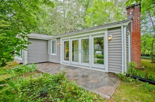 474 Old Montague Rd, Amherst, MA 01002-1000