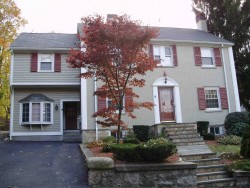 9 Kirkstall Rd, Newton, MA 02460-2217