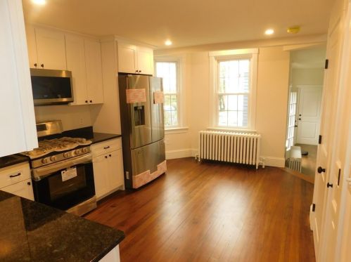 327 Quincy St, Fall River MA  02720-4421 exterior