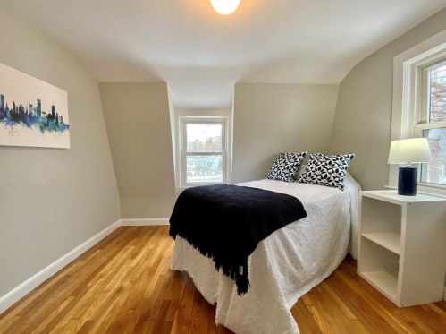 48 Silk St, Arlington MA 02474-3837 exterior