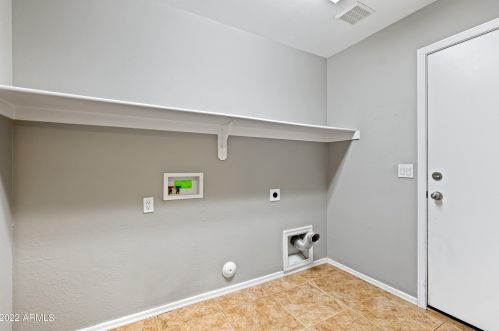 1928 Alta Vista Rd, Phoenix AZ 85041-5661 exterior