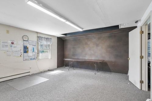 1062 Taunton Ave, Seekonk MA 02771-3111 exterior