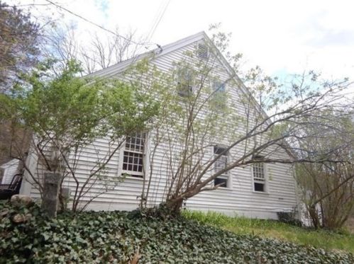 59 Meetinghouse Rd, Amherst, MA 01002-9764