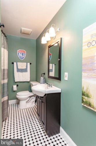 1366 Georgia Ave, West Deptford NJ 08093-1924 exterior