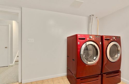 347 Prospect St, Hingham MA 02061-1140 exterior